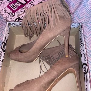 Nude suede shoes